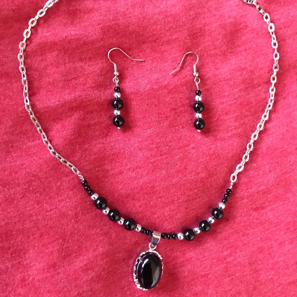 Beautiful black & silver beaded jewelry set